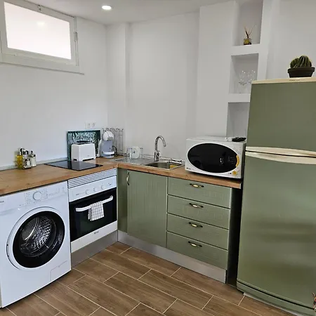 Julia's * Μαρμπέλλα